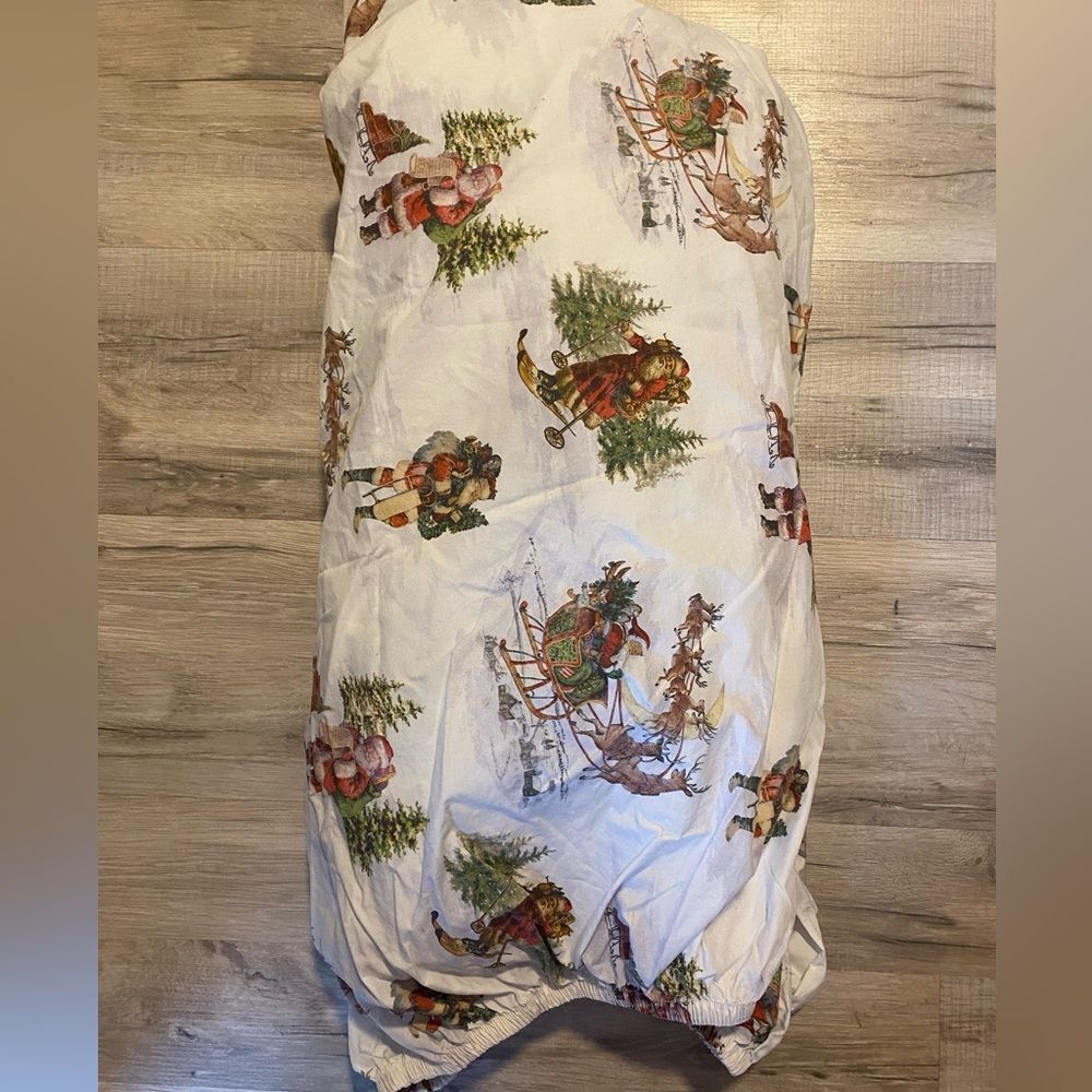 Pottery Barn Full Fitted Sheet Nostalgic Santa Clause Print
